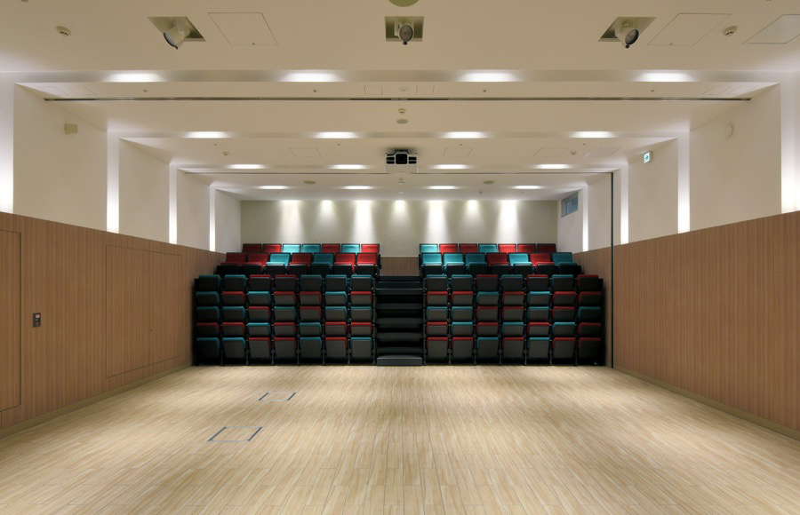 B1階 青洲記念講堂